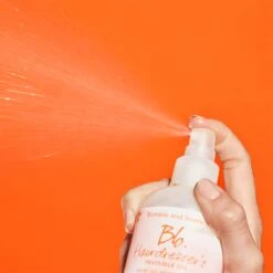 Bumble And Bumble Hairdresser's Invisible Oil Heat/UV Protective Primer -Kérastase Boutique bumble and bumble hairdressers invisible oil heat uv protective primer prep spray pour des cheveux parfaits 3